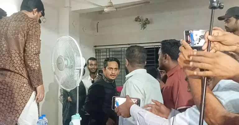 তর্কে জড়ালেন সারজিস আলম ও ওমর ফারুক